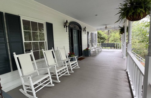 Dalton Casa | Sunrise in the Treetops