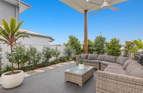 Kingscliff Casa | Sunrise Mansion with Pool
