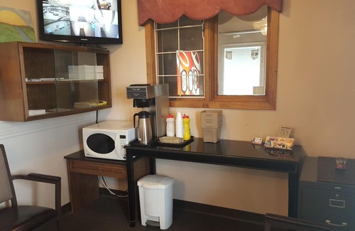Regina Hotel | Sunrise Motel