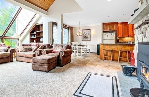 Central Vermont- Killington Casa | Sunrise Mountain Village by RedAwning