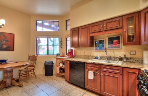 The Hills On La Canada Casa | Sunrise, Mountains, Casual Southwest ¡Lujo con mucha luz, arte y amor!