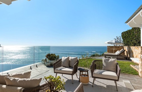 Newport Casa | Sunrise, oceanfront Newport Beach by TCC
