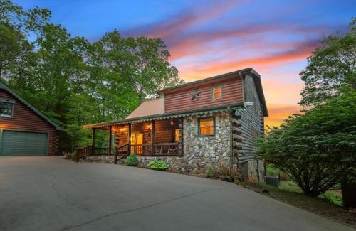 My Mountain Casa | Sunrise on the Ridge - North GA Mountain Views