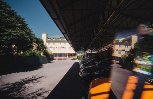 Osh Hotel | Sunrise Osh