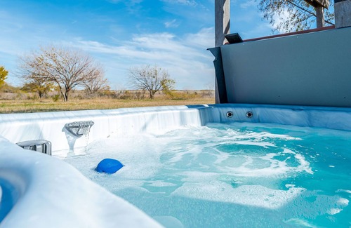 Greenwich Casa | Sunrise Ranch - A Peaceful Country Stay + Hot Tub