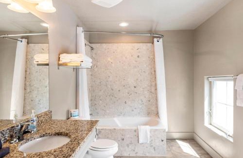 Harbor Village Casa | Sunrise Resort Room #304