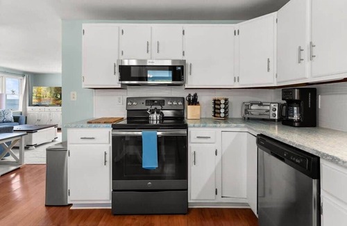 Rye Apartamento | Sunrise Sanctuary | Walk to Wallis | Ocean Views