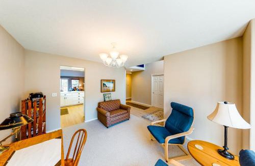 Nehalem Casa | Sunrise Serenity