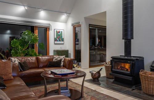 Sumner Casa | Sunrise Serenity with Hot Tub