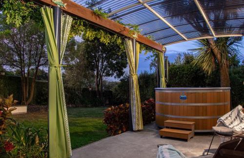 Sumner Casa | Sunrise Serenity with Hot Tub