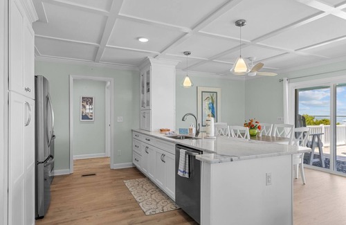 Marshallberg Casa | Sunrise Sound Cottage-Waterfront Home w/ Dock