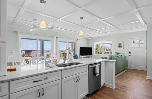 Marshallberg Casa | Sunrise Sound Cottage-Waterfront Home w/ Dock