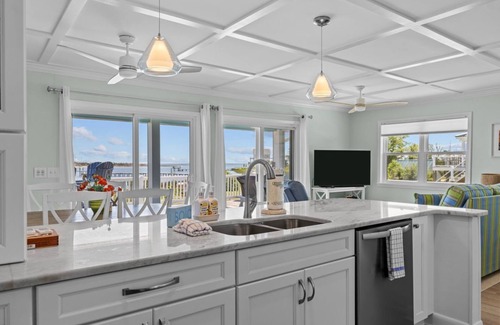 Marshallberg Casa | Sunrise Sound Cottage-Waterfront Home w/ Dock