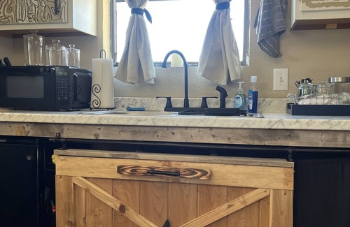 Yantis Casa | Sunrise Suite w Pool, Rec Rm, 1/2 mi to Boat Ramps