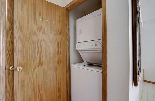 Lake Delton Casa | Sunrise Suites - Lakefront - Location Location