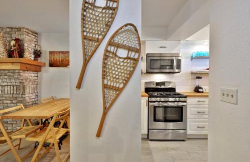 Central Vermont- Killington Casa | Sunrise Timberline M1- Cozy 2 BR Ski On Ski Off Condo
