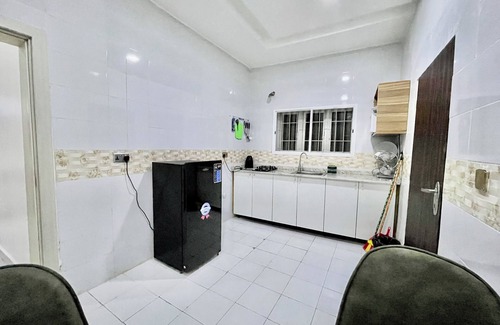 Utako Apartamento | SUNRISE VIEW PENTHOUSE CONDO at UTAKO ABUJA. 24hrs LIT with AC, WIFI & KITCHEN