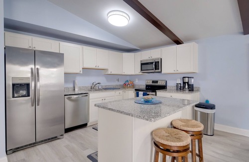 Chesapeake Ranch Estates-Drum Point Casa | Sunrise Views: Waterfront Lusby Home w/ Deck!