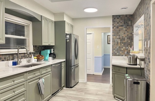 Innisfil Cabaña | Sunrise Villa on the Lake