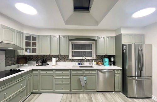 Innisfil Cabaña | Sunrise Villa on the Lake
