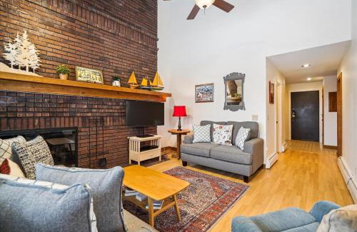 Central Vermont- Killington Casa | Sunrise Village East Glade B2 Cozy Ski-In Ski-Out 3-Bedroom Condo with Fireplace & Resort Amenities