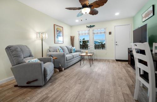Port Aransas Casa | Sunrise Villas 207 - BOARDWALK TO THE BEACH