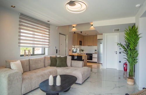 Polichrono Hotel | Sunrise Villas Collection