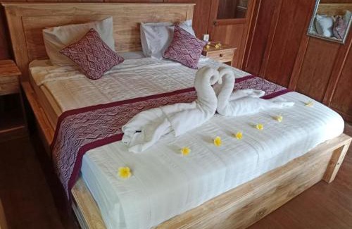 Lodtunduh Apartamento | sunrise wood house