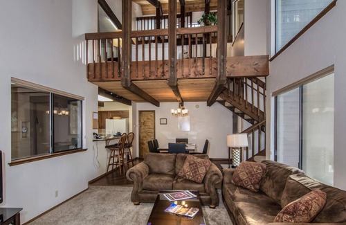 Tennis Village Condominio | 48 Tennis Village: condominio loft de 2 dormitorios / 2 baños en Sunriver, capacidad para 6