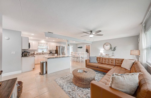 Walsingham Casa | Beach Escape: King Bed + Game Garage Near IRB