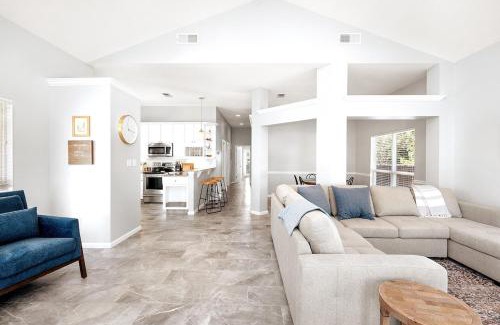 Crystal Beach Casa | Sunsail Cottage Pool heat & Golf Cart Deals