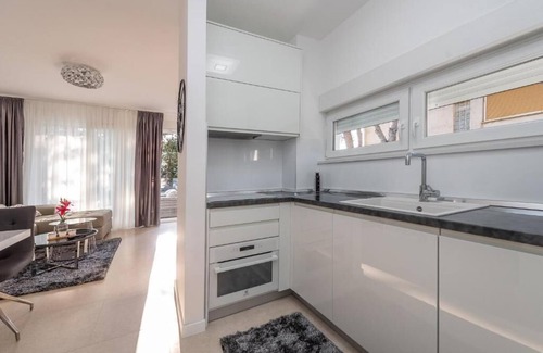 Novalja Apartamento | Sunset apartment with private pool and jacuzzi