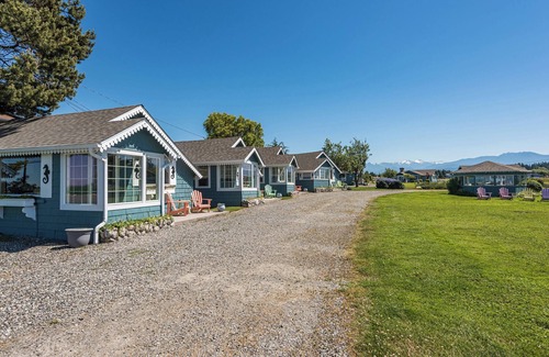 Sequim Cabaña | Sunset Bay Cottage - King, jetted tub, Ocean view, Full Kitchen