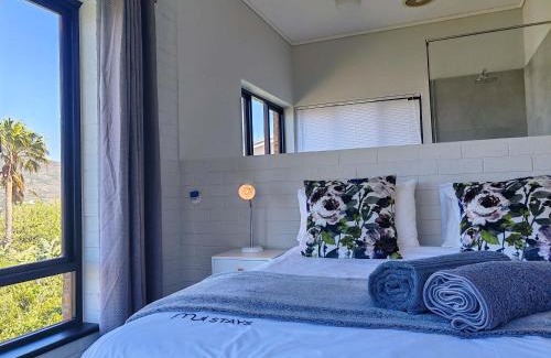 Scott Estate Casa | Sunset Bay Stay