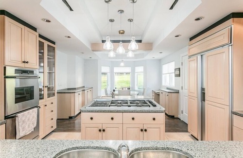 North Rose Casa | Sunset Bay-Where our picturesque sun-sets await you.