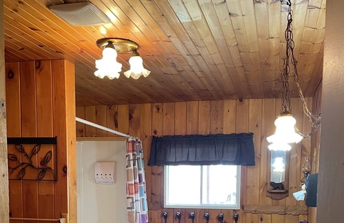 North Frontenac Cabina | Sunset Bay with Hot Tub