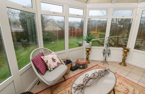 Freshwater Casa | SUNSET BEACH, family friendly, country holiday cottage in Freshwater