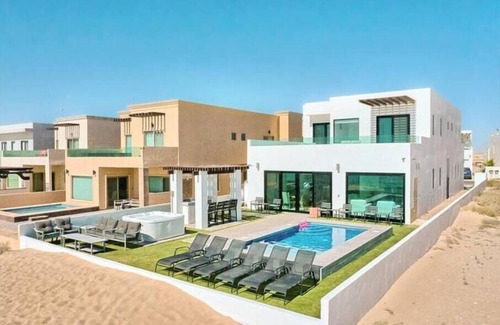 La Choya Casa | Sunset Beach House Ocean Front Hot Tub & Pool