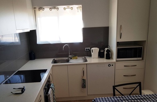 West Beach Apartamento | Sunset beachfront escape
