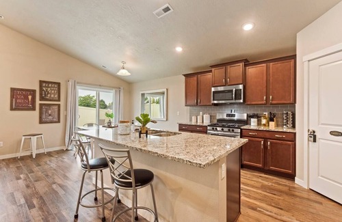 Nampa Casa | Sunset beauty ~ 4bed ~ King Master ~ Newly built