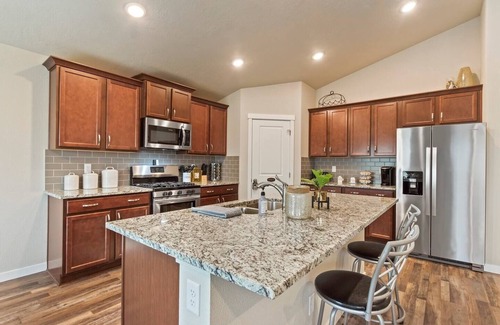 Nampa Casa | Sunset beauty ~ 4bed ~ King Master ~ Newly built