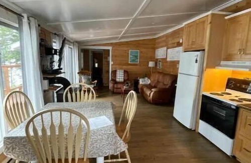 Hardings Point Cabaña | Sunset Bend Waterfront cottage