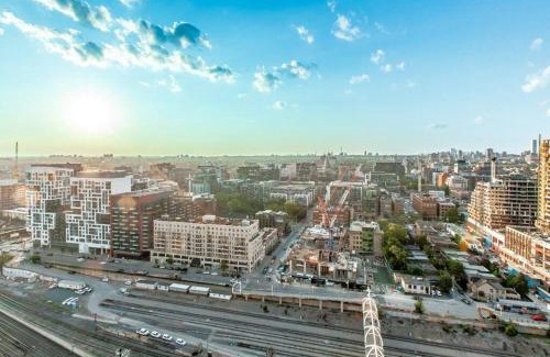 CityPlace Apartamento | Sunset Bliss: Elegant 2BR Condo with Scenic Views!