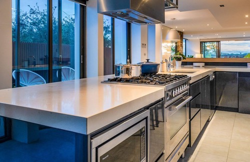 Elwood Apartamento | Sunset Boulevard by Property Mums