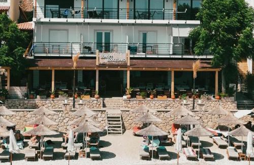 Qeparo Casa | Sunset Boulevard Hotel