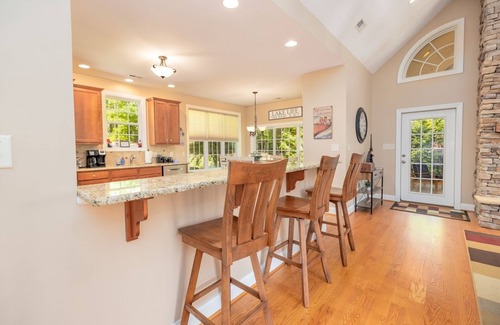 Wise Casa | Sunset Breeze at Lake Gaston