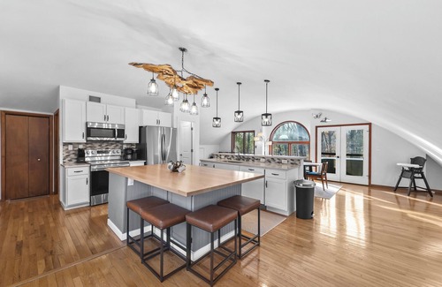 Higgins Lake Casa | Sunset Burrow Retreat in Roscommon, MI - whole house, 3 bed, 2.5 bath!