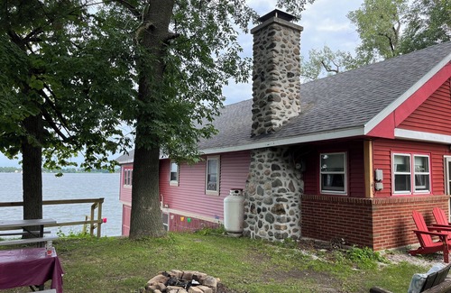 St. Albans Cabaña | Amplia y rústica cabaña en el lago Champlain, Vermont Waterfront Summer Rental