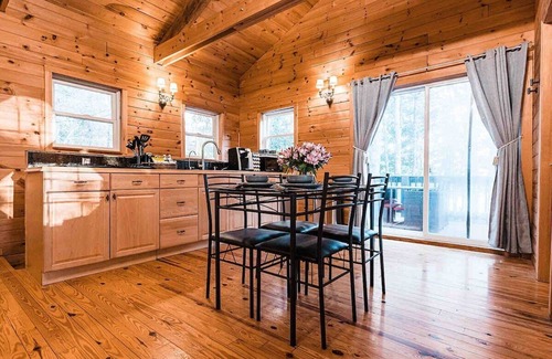 Belgrade Chalet De Esquí | Escapada Romántica | Frente al Lago + Jacuzzi + Juegos