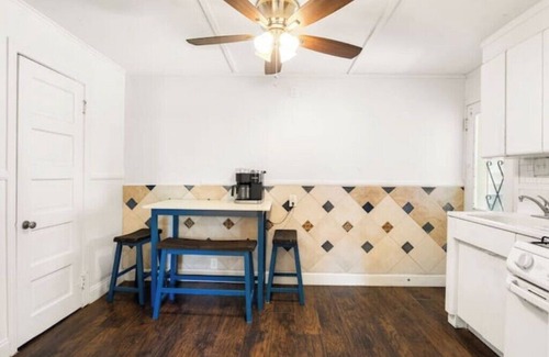 Historic Uptown Apartamento | Sunset Citrus Studio